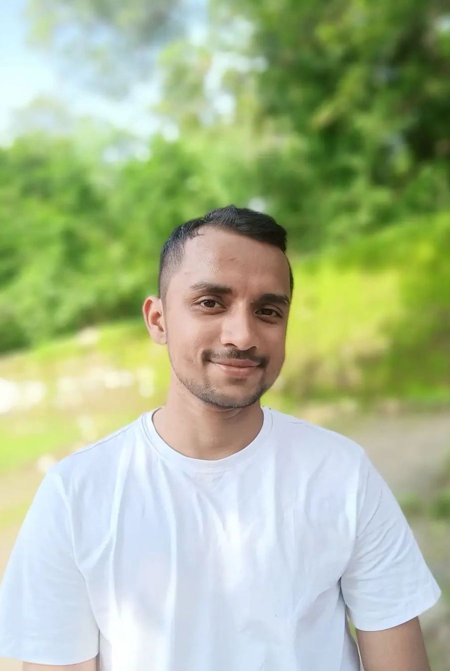 a picture of sanket bisne
